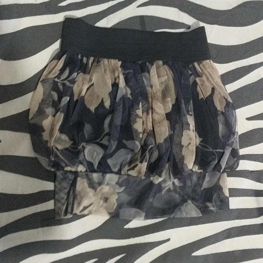 Cute mesh floral print skirt